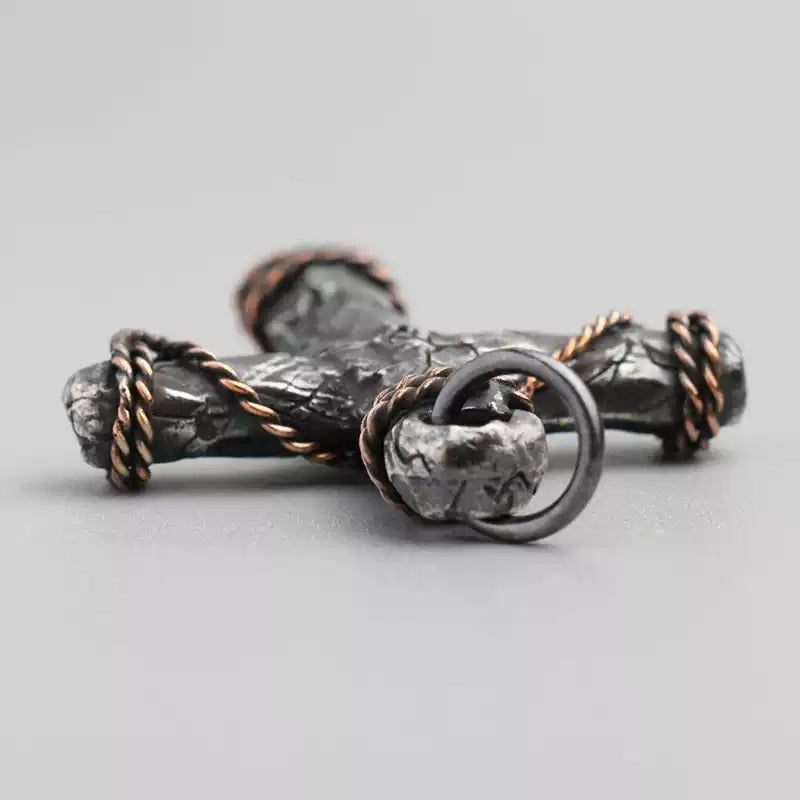 Cracked Cross Pendant Necklake